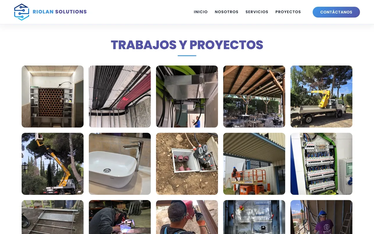Galería de trabajos con fotos de obra reales: cuadros eléctricos, instalaciones de fontanería, estructuras metálicas y montajes en cubierta.